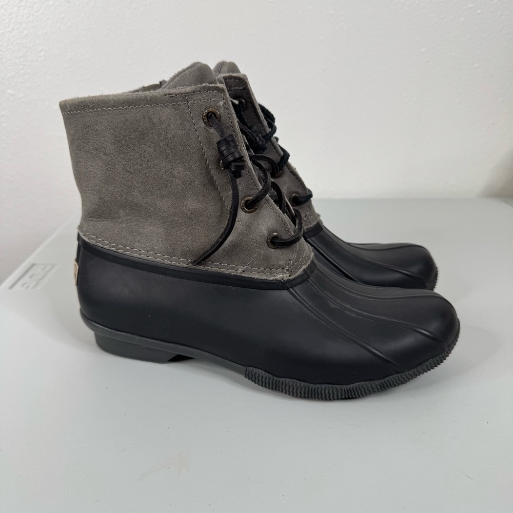 Sperry Saltwater Black and‎ Gray Boots Size 7